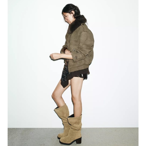 NWT ZARA VIRAL FAUX SUEDE JACKET WITH REMOVABLE COLLAR
S| KHAKI
🚨FIRM PRICE - Picture 6 of 11